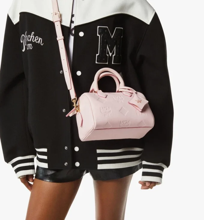 Bolso Boston Ella en piel con Maxi Monogram Bolso Boston Ella en piel con Maxi Monogram