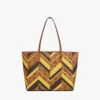 Bolso de compras Toni Shopper con cremallera superior y tachuelas en lona Visetos Mega Herringbone Bolso de compras Toni Shopper con cremallera superior y tachuelas en lona Visetos Mega Herringbone
