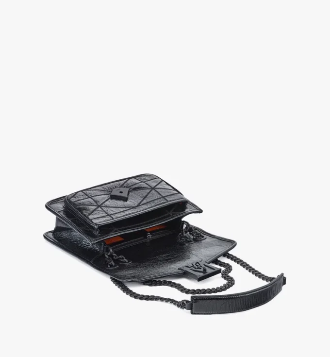 Bolso de hombro acolchado Travia en piel arrugada Bolso de hombro acolchado Travia en piel arrugada