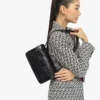 Bolso de hombro acolchado Travia en piel arrugada Bolso de hombro acolchado Travia en piel arrugada