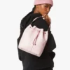 Bolso Dessau Drawstring en piel con Maxi Monogram Bolso Dessau Drawstring en piel con Maxi Monogram
