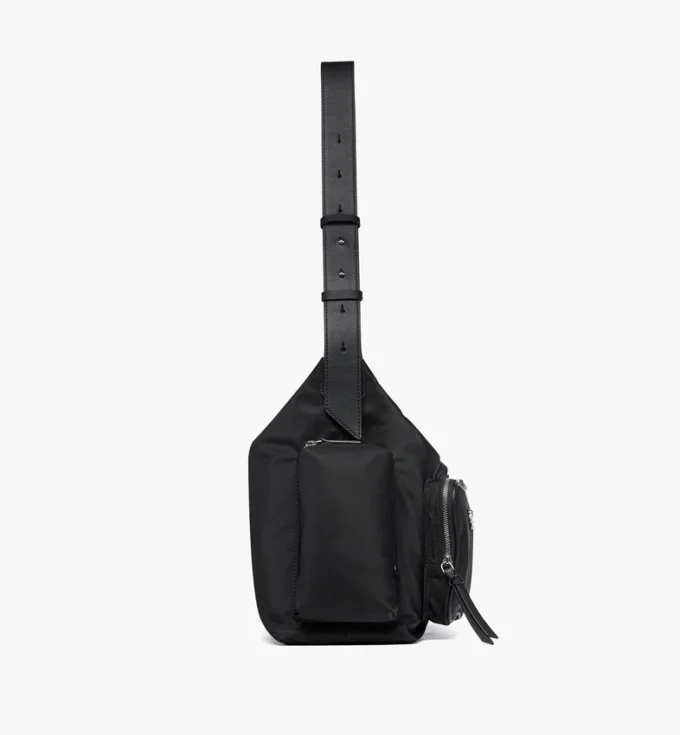 Bolso hobo con cremallera Aren en Econyl® y piel con estampado Monogram Bolso hobo con cremallera Aren en Econyl® y piel con estampado Monogram