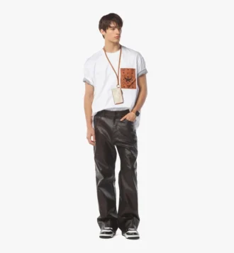 Camiseta con bolsillo de parche con monograma en algodón orgánico