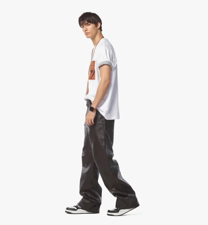 Camiseta con bolsillo de parche con monograma en algodón orgánico Camiseta con bolsillo de parche con monograma en algodón orgánico