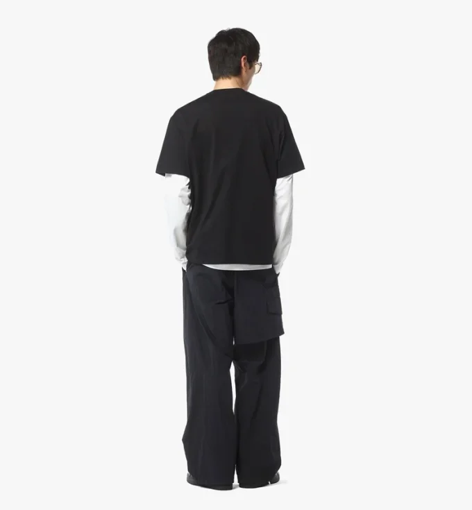 Camiseta con bolsillo de parche con monograma en algodón orgánico Camiseta con bolsillo de parche con monograma en algodón orgánico