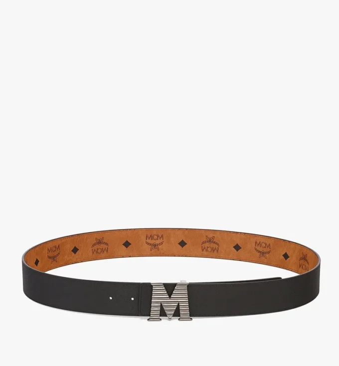Cinturón Claus con «M» acanalada de 3,8 cm en piel granulada Cinturón Claus con «M» acanalada de 3,8 cm en piel granulada