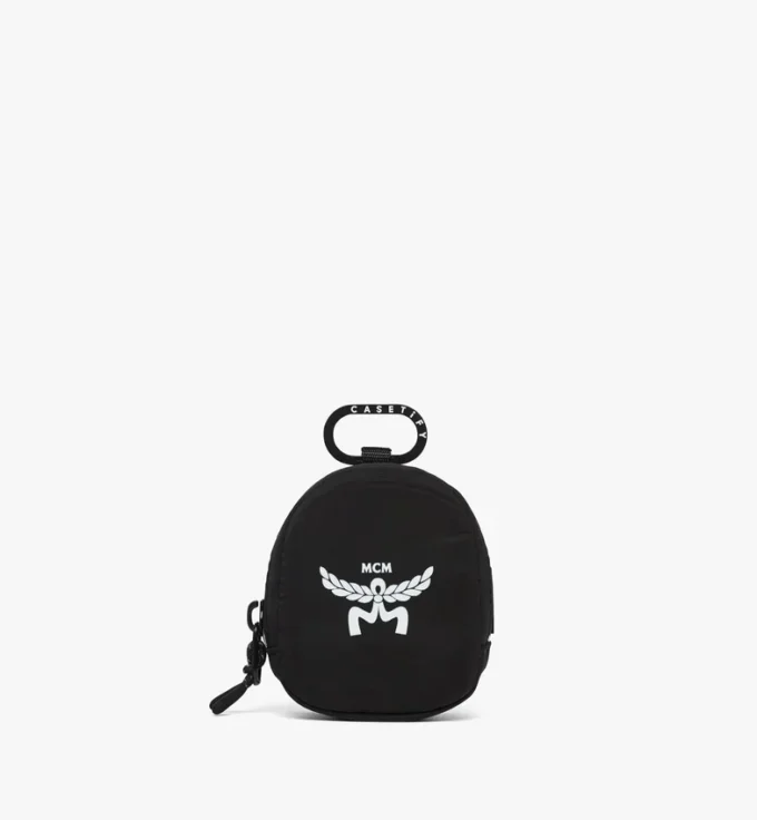 Dije para neceser de AirPods MCM x Casetify Dije para neceser de AirPods MCM x Casetify
