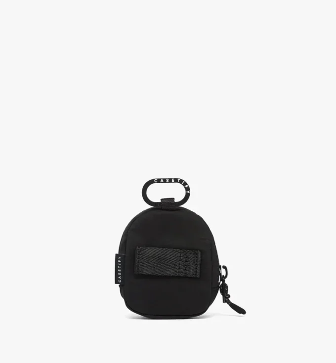 Dije para neceser de AirPods MCM x Casetify Dije para neceser de AirPods MCM x Casetify