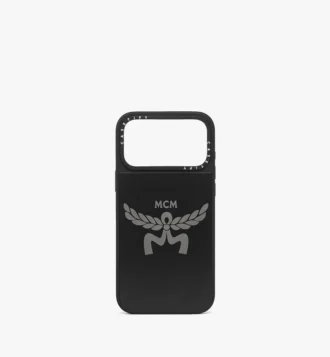 Funda para iPhone 17 Pro Max con impacto de logotipos de MCM y Casetify