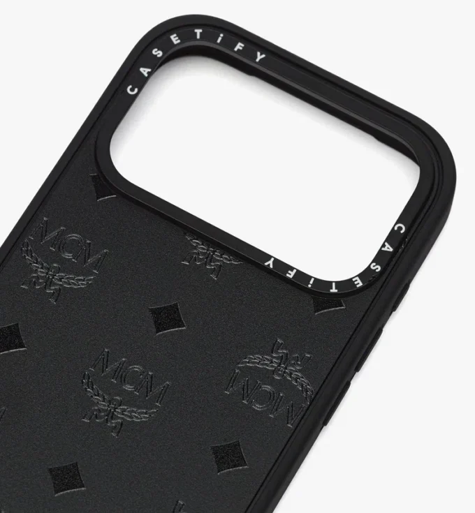 Funda para iPhone 17 Pro MCM X Casetify Monogram Impact Funda para iPhone 17 Pro MCM X Casetify Monogram Impact