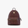 Mochila Stark con tachuelas laterales en Visetos Mochila Stark con tachuelas laterales en Visetos