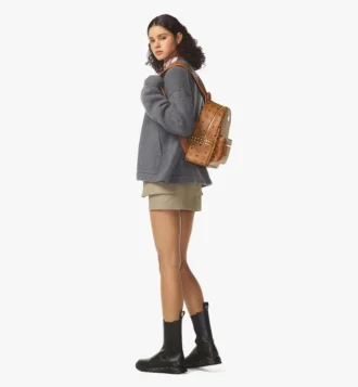 Mochila Stark con tachuelas laterales en Visetos