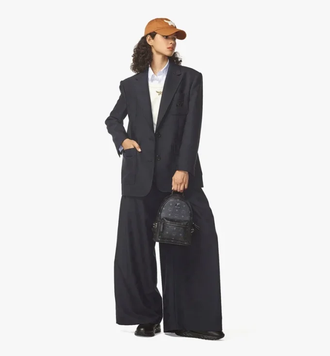 Mochila Stark con tachuelas laterales en Visetos