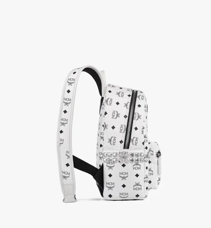 Mochila Stark con tachuelas laterales en Visetos Mochila Stark con tachuelas laterales en Visetos