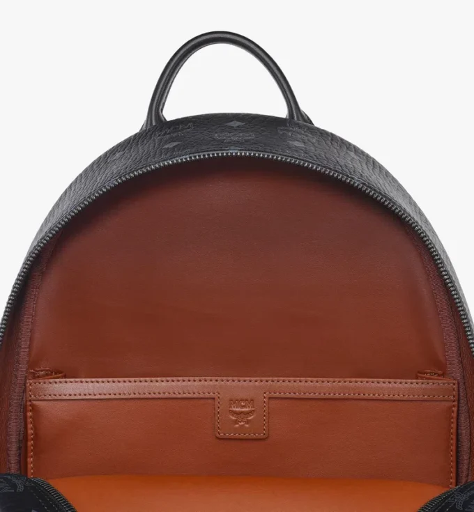 Mochila Stark con tachuelas laterales en Visetos