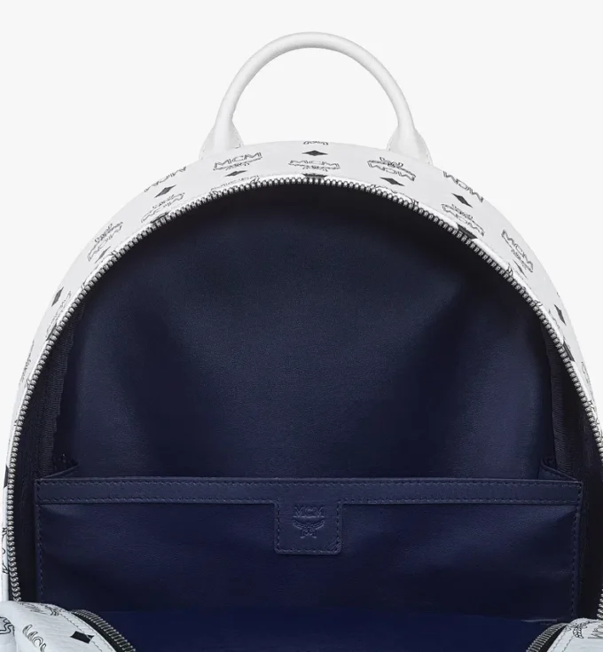 Mochila Stark con tachuelas laterales en Visetos