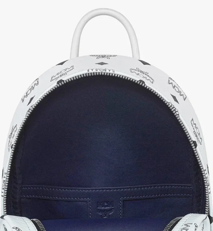 Mochila Stark con tachuelas laterales en Visetos