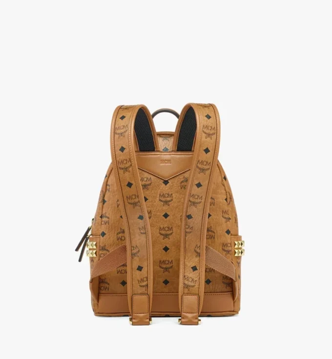 Mochila Stark con tachuelas laterales en Visetos Mochila Stark con tachuelas laterales en Visetos