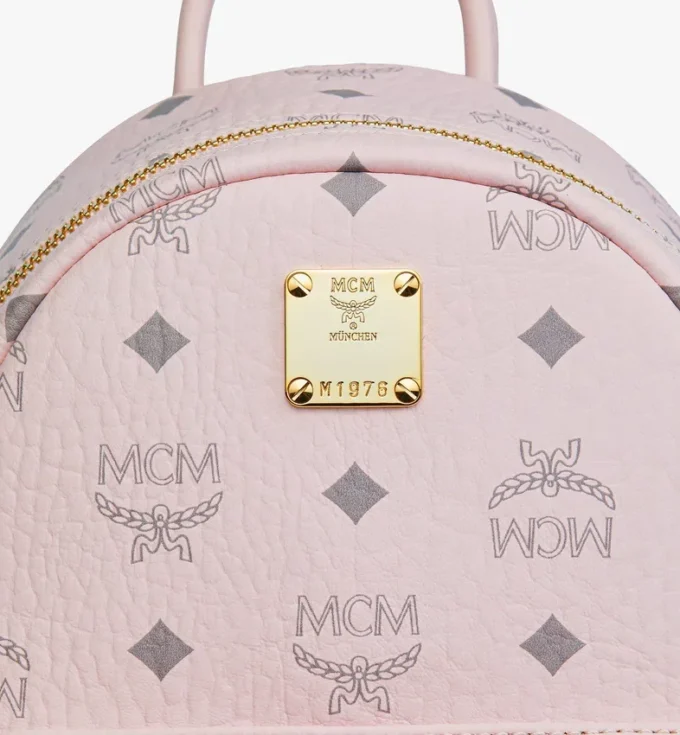 Mochila Stark con tachuelas laterales en Visetos