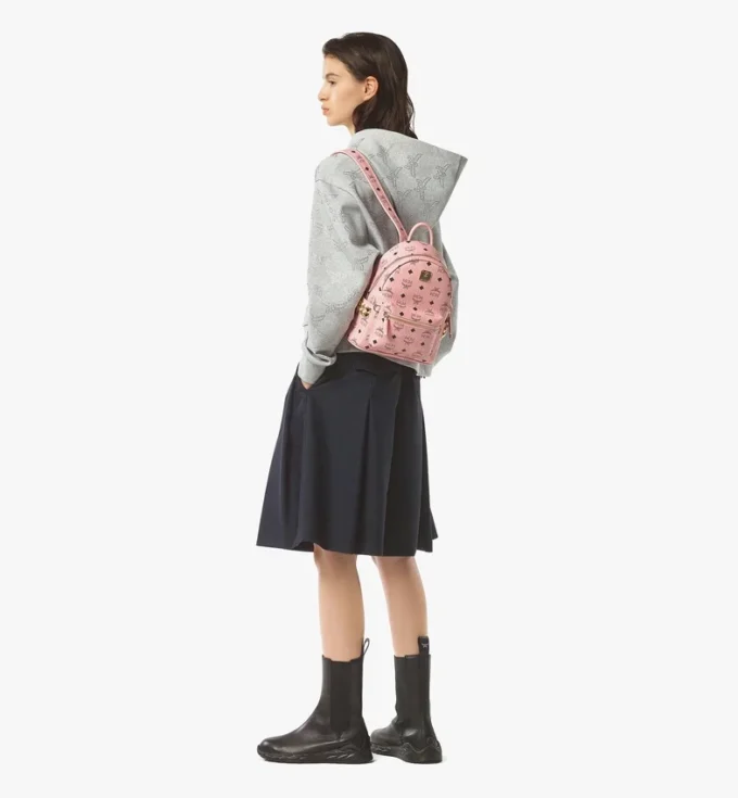 Mochila Stark con tachuelas laterales en Visetos