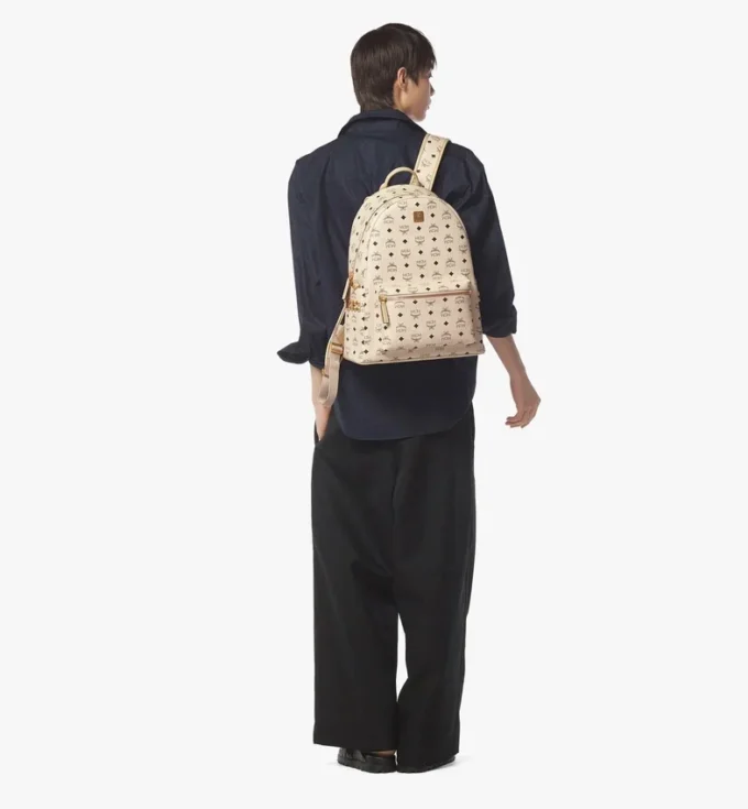 Mochila Stark con tachuelas laterales en Visetos