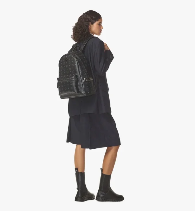 Mochila Stark con tachuelas laterales en Visetos