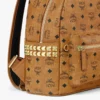Mochila Stark con tachuelas laterales en Visetos Mochila Stark con tachuelas laterales en Visetos