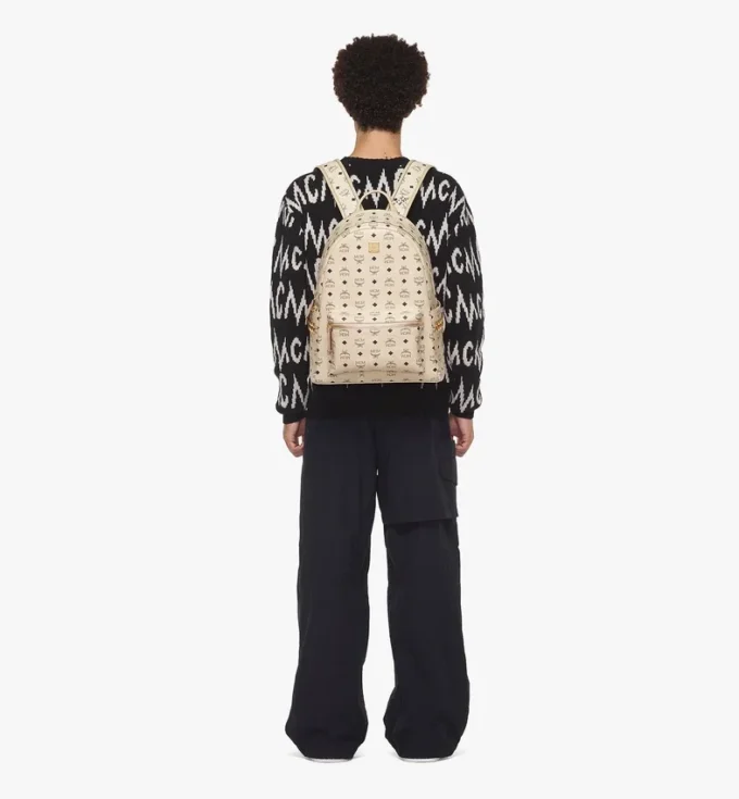 Mochila Stark con tachuelas laterales en Visetos