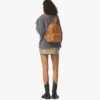 Mochila Stark con tachuelas laterales en Visetos Mochila Stark con tachuelas laterales en Visetos