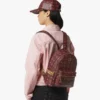 Mochila Stark con tachuelas laterales en Visetos Mochila Stark con tachuelas laterales en Visetos