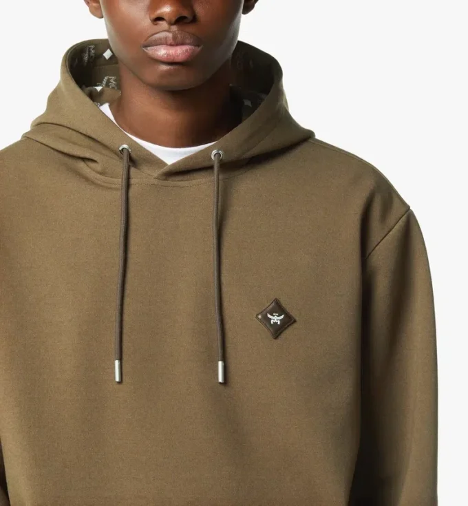 Sudadera con capucha de ponte con parche del logotipo Essential Sudadera con capucha de ponte con parche del logotipo Essential