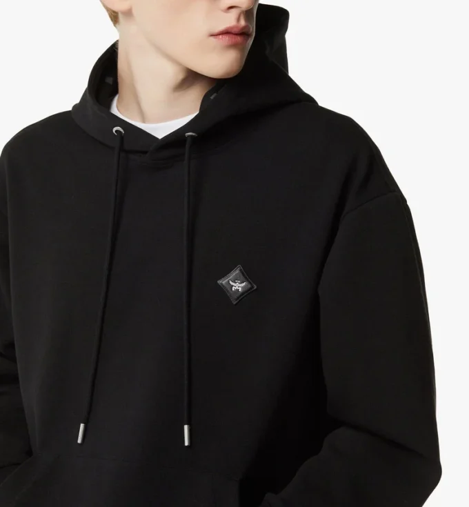 Sudadera con capucha de ponte con parche del logotipo Essential Sudadera con capucha de ponte con parche del logotipo Essential