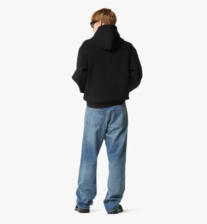 Sudadera con capucha de ponte con parche del logotipo Essential Sudadera con capucha de ponte con parche del logotipo Essential